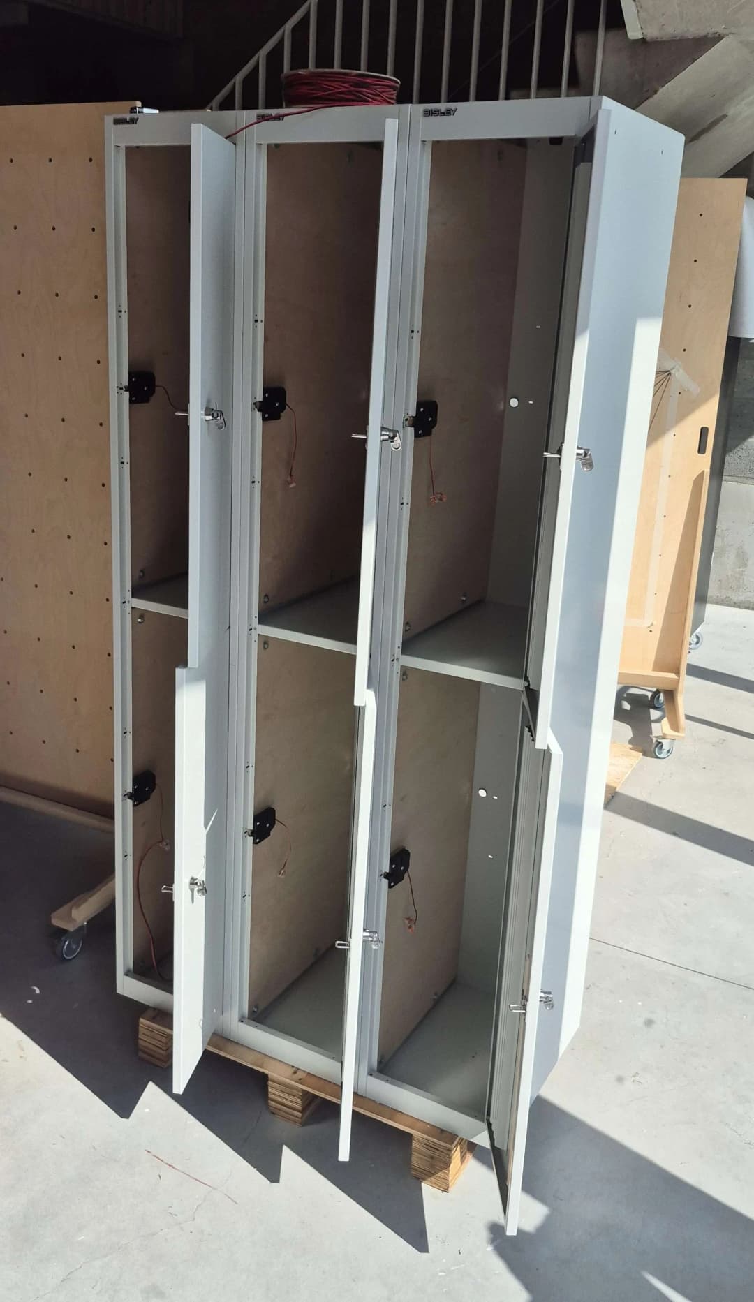 Deelfabriek kast open